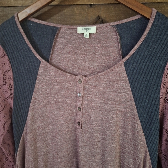 Umgee USA Colorblock Henley Top Woman SZ M - Picture 4 of 7